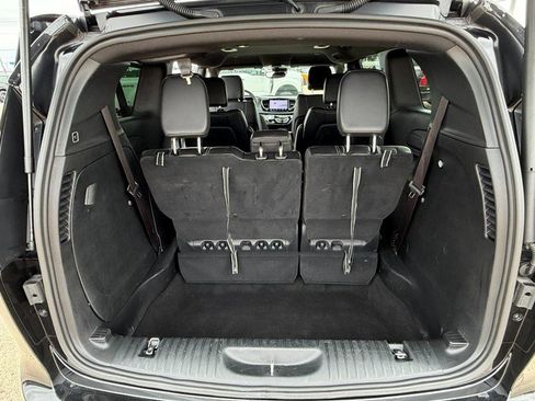 Used 2025 Chrysler Pacifica Select FWD image 12