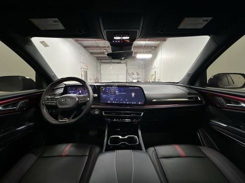 Certified 2025 Chevrolet Traverse RS w/ LPO, Floor Liner Package image 21