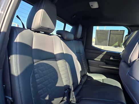 Used 2025 Toyota Tacoma TRD Sport image 14