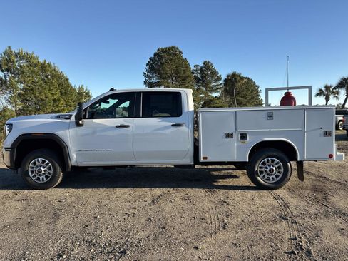 New 2026 GMC Sierra 2500 Pro w/ Convenience Package image 6