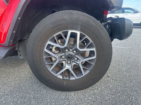 Used 2024 Jeep Wrangler Sahara image 5