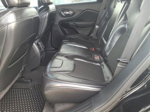 Used 2020 Jeep Cherokee Latitude Plus image 17