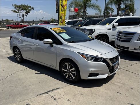 Used 2021 Nissan Versa SV FWD image 8
