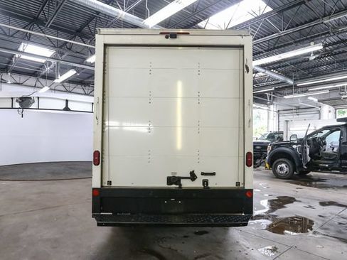 Used 2023 Ford Transit 350 DRW RWD image 9