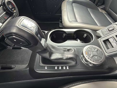 Used 2025 Ford Bronco Outer Banks image 24