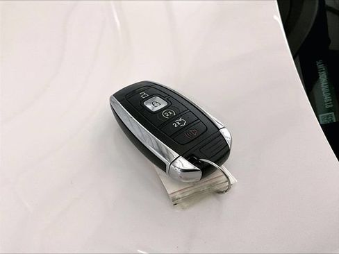 Used 2018 Lincoln MKC Reserve w/ Lincoln MKC Climate Package AWD/4WD image 9