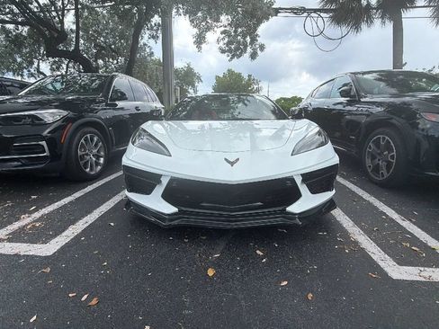 Used 2022 Chevrolet Corvette Stingray Premium Conv w/ Z51 Performance Package RWD image 2
