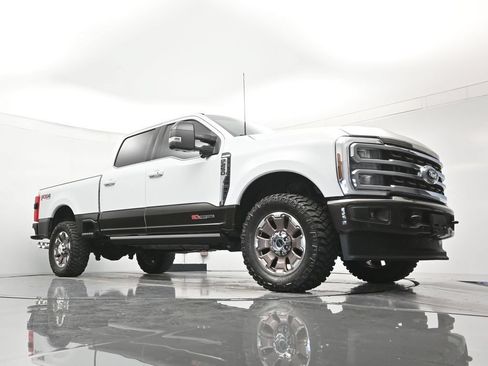 Used 2025 Ford F250 King Ranch AWD/4WD image 42
