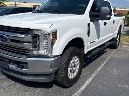 Used 2019 Ford F250 XLT w/ Snow Plow Prep Package AWD/4WD image 3