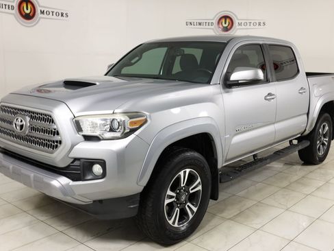 Used 2016 Toyota Tacoma TRD Sport w/ Towing Package RWD image 5