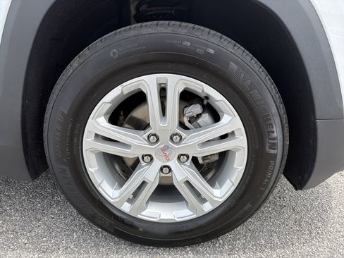 Used 2024 GMC Terrain SLE FWD image 22