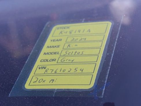 Used 2024 Kia Seltos S AWD/4WD image 37