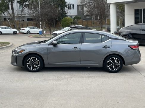 Used 2024 Nissan Sentra SV image 3
