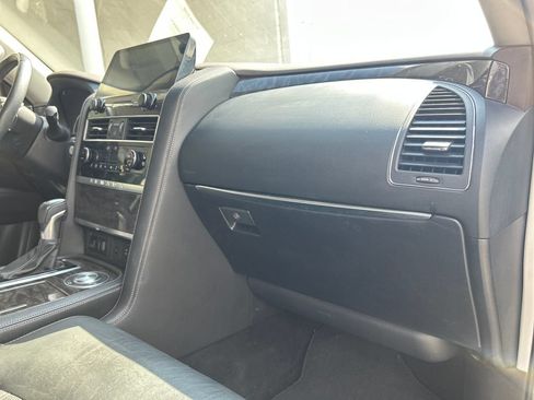Used 2023 Nissan Armada Platinum w/ Captain's Chairs Package RWD image 17