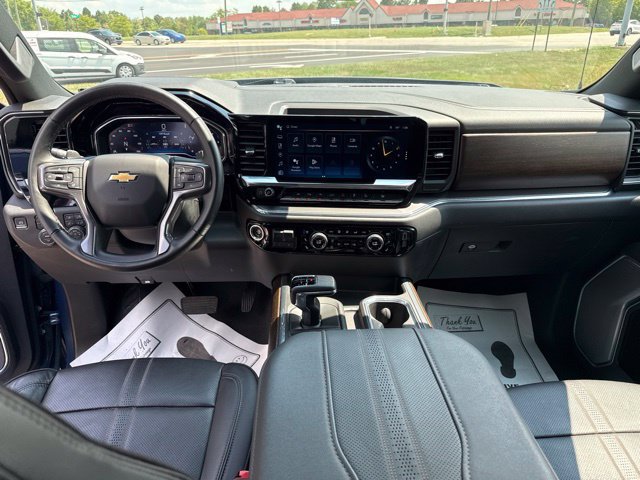 Used 2024 Chevrolet Silverado 1500 High Country w/ Z71 Off-Road Package AWD/4WD image 15