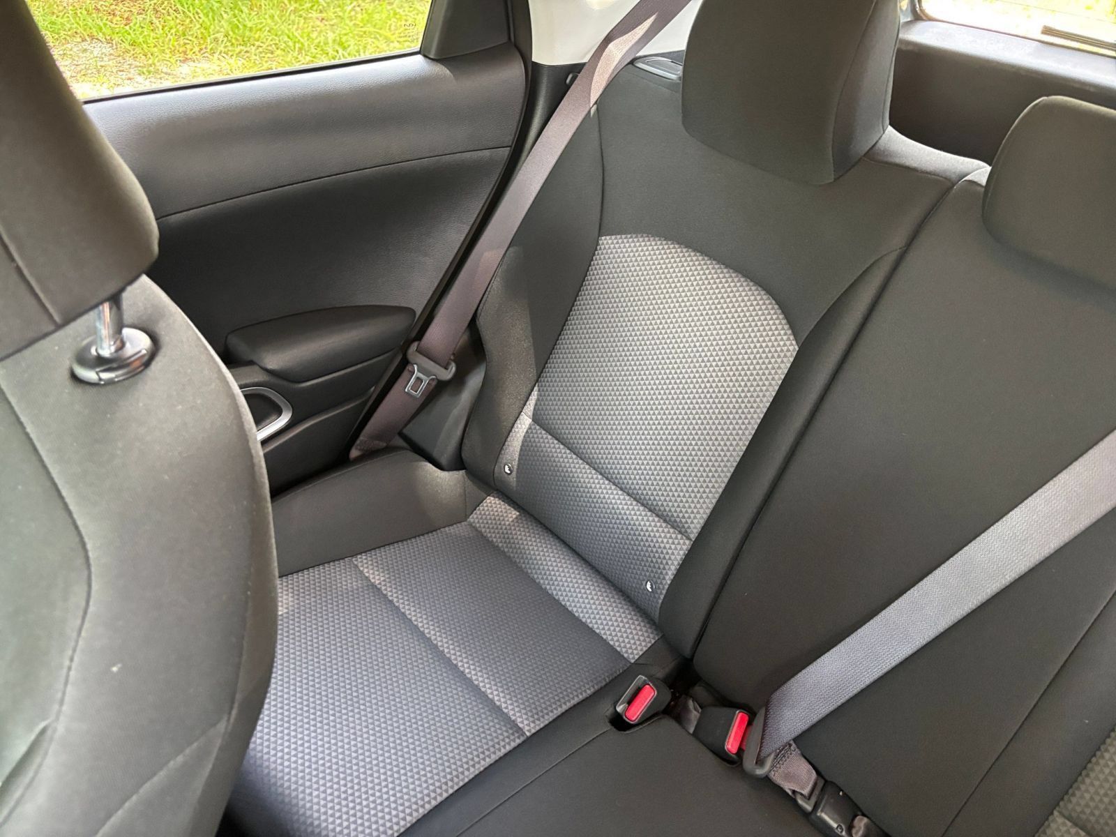 Used 2025 Kia Soul LX w/ LX Technology Package FWD image 36