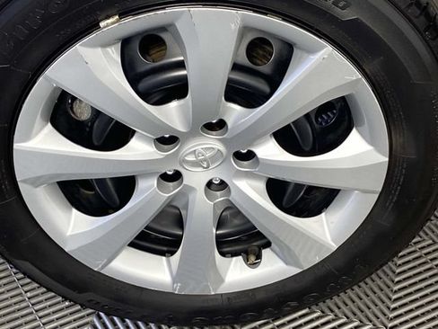 Used 2025 Toyota Corolla LE FWD image 28
