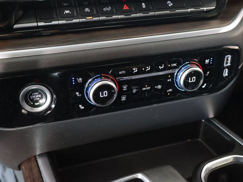 Used 2022 GMC Sierra 1500 SLT AWD/4WD image 8