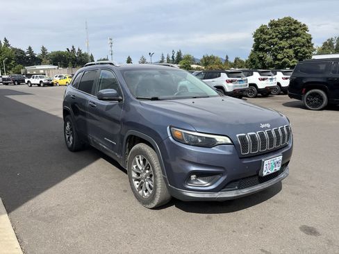 Used 2019 Jeep Cherokee Latitude Plus AWD/4WD image 5
