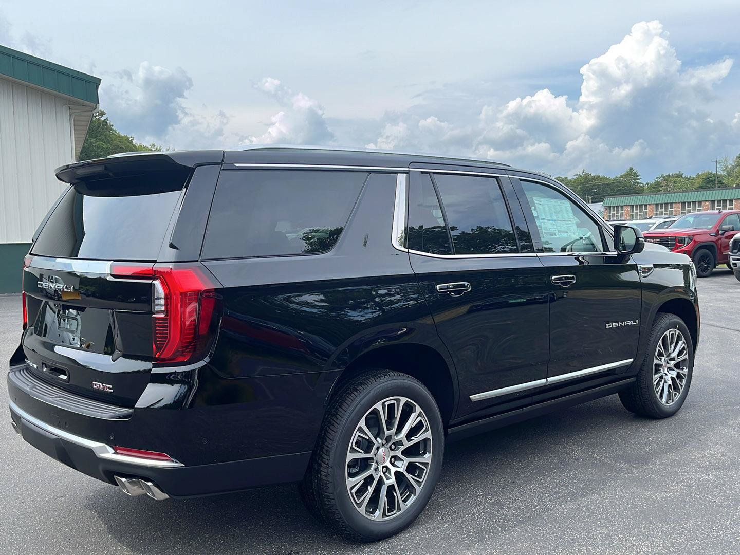 New 2026 GMC Yukon Denali w/ Denali Reserve Package AWD/4WD image 5