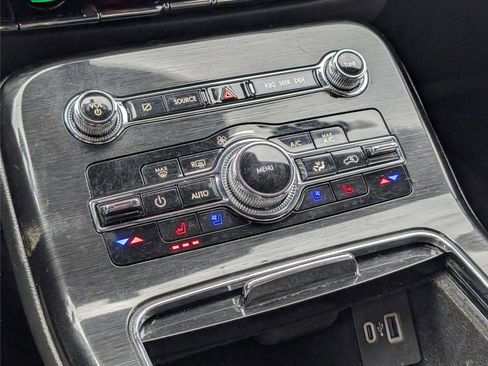 Used 2023 Lincoln Nautilus Reserve w/ Equipment Group 201A image 19