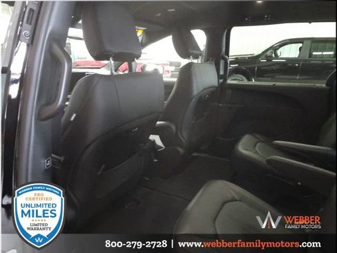 New 2026 Chrysler Pacifica Select image 13