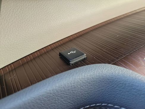 Used 2024 Toyota Sienna XLE image 22