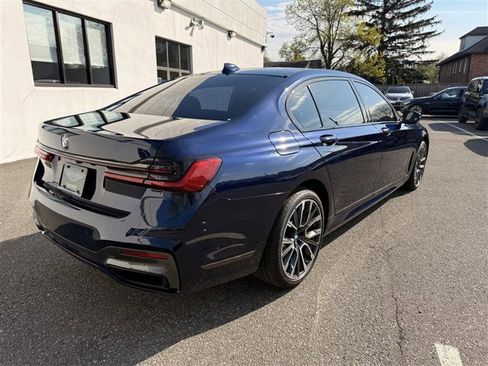 Used 2022 BMW 750i xDrive w/ Executive Package AWD/4WD image 5