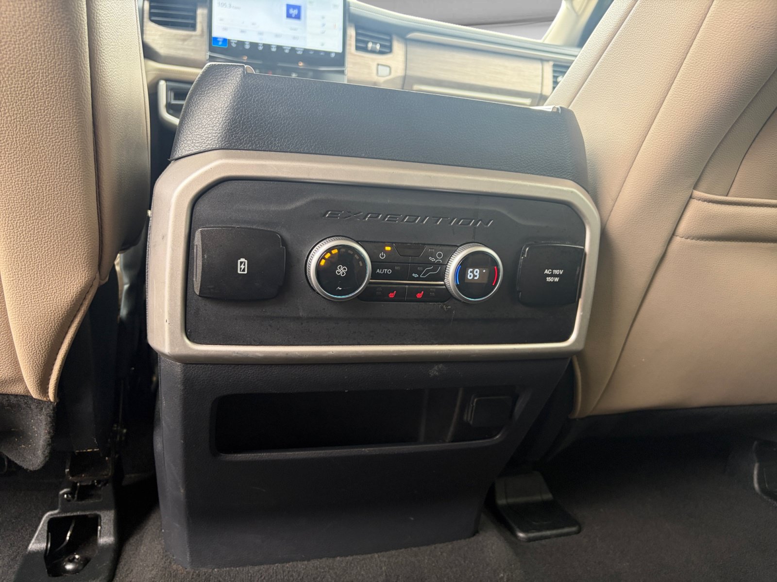 Used 2024 Ford Expedition Limited AWD/4WD image 24