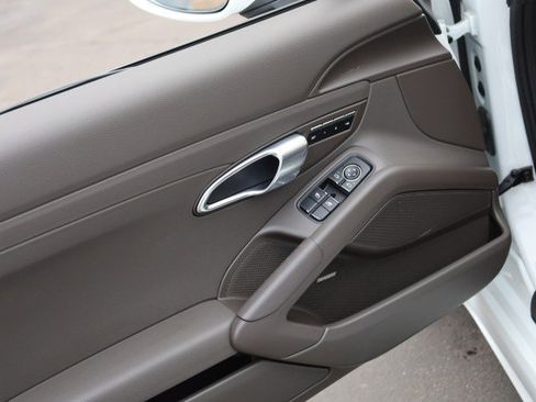 Used 2019 Porsche 718 Boxster image 23