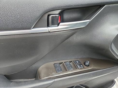 Used 2023 Toyota Camry SE image 14