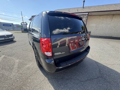 Used 2014 Dodge Grand Caravan SE FWD image 5