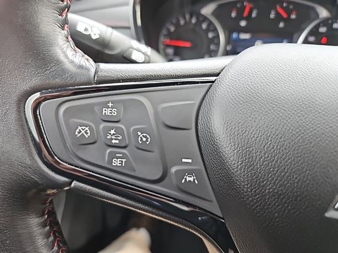 Used 2022 Chevrolet Equinox RS image 13