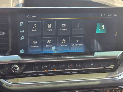 Used 2022 Chevrolet Silverado 1500 High Country w/ Technology Package AWD/4WD image 15