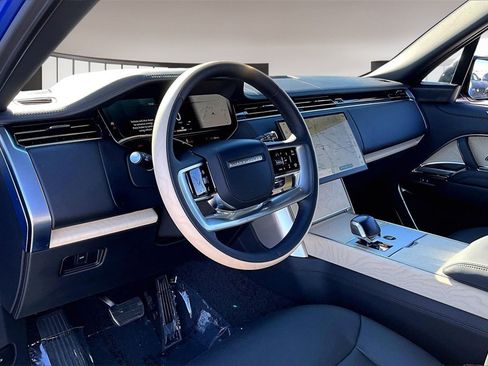 New 2025 Land Rover Range Rover SV image 7
