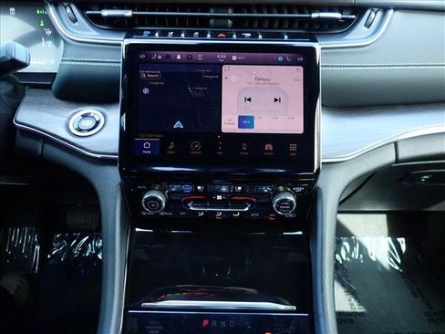 Used 2023 Jeep Grand Cherokee Overland w/ Advanced Protech Group III image 18