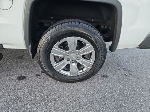 Used 2018 GMC Sierra 1500 SLT image 29