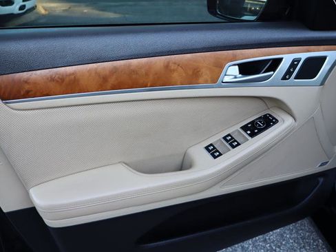 Used 2015 Hyundai Genesis 3.8 w/ Option Group 04 image 8