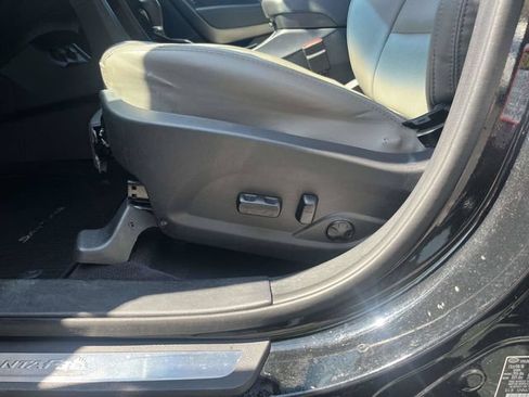 Used 2017 Hyundai Santa Fe Sport FWD image 18