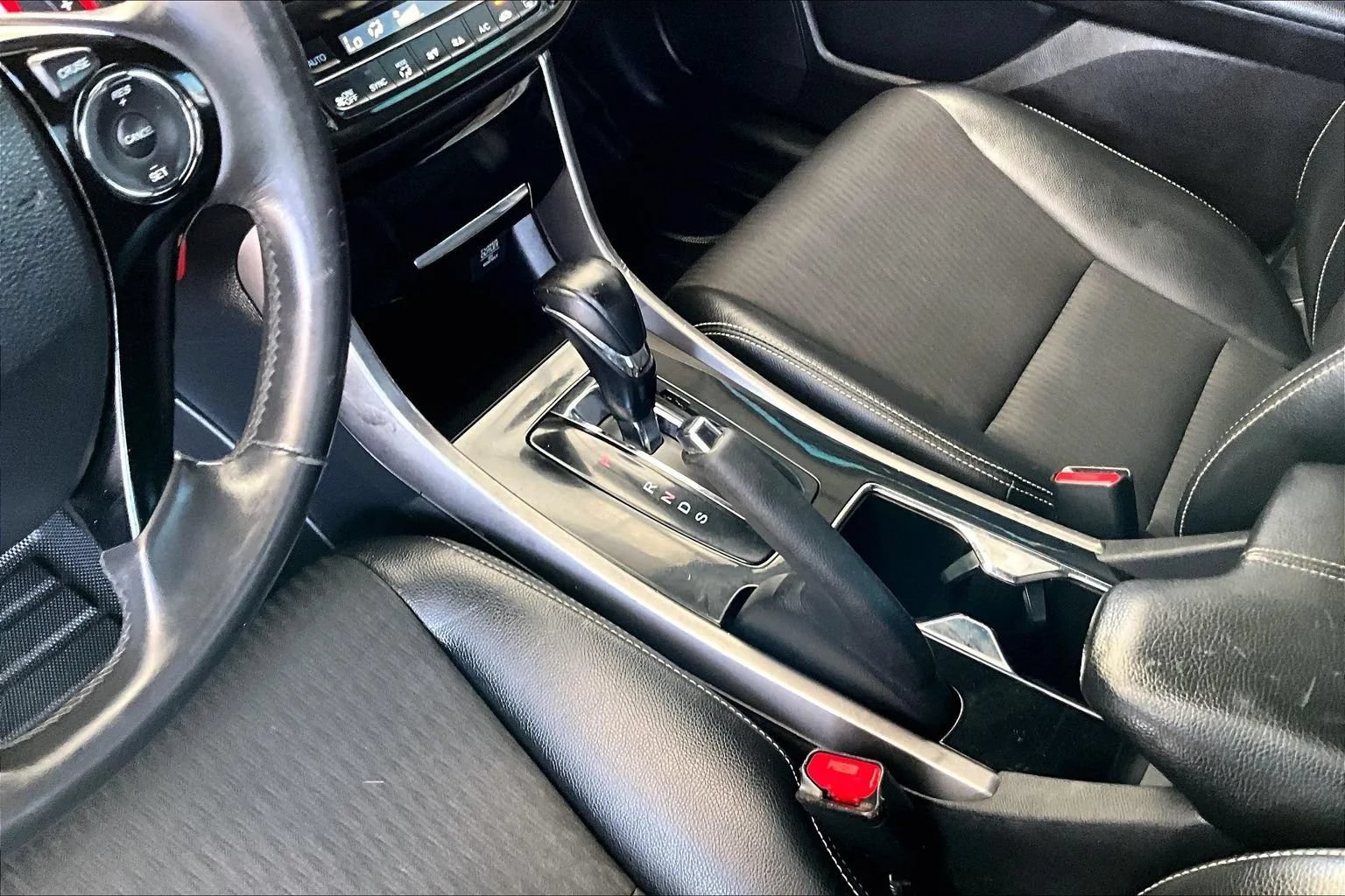 Used 2017 Honda Accord Sport image 15