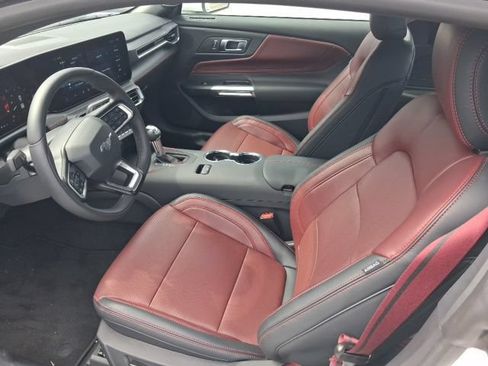 Used 2025 Ford Mustang Premium RWD image 4
