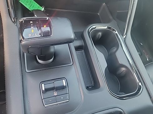 Used 2025 GMC Sierra 1500 AT4 w/ AT4 Premium Package AWD/4WD image 25