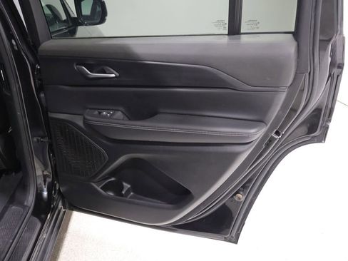 Used 2024 Jeep Grand Cherokee L Altitude AWD/4WD image 19