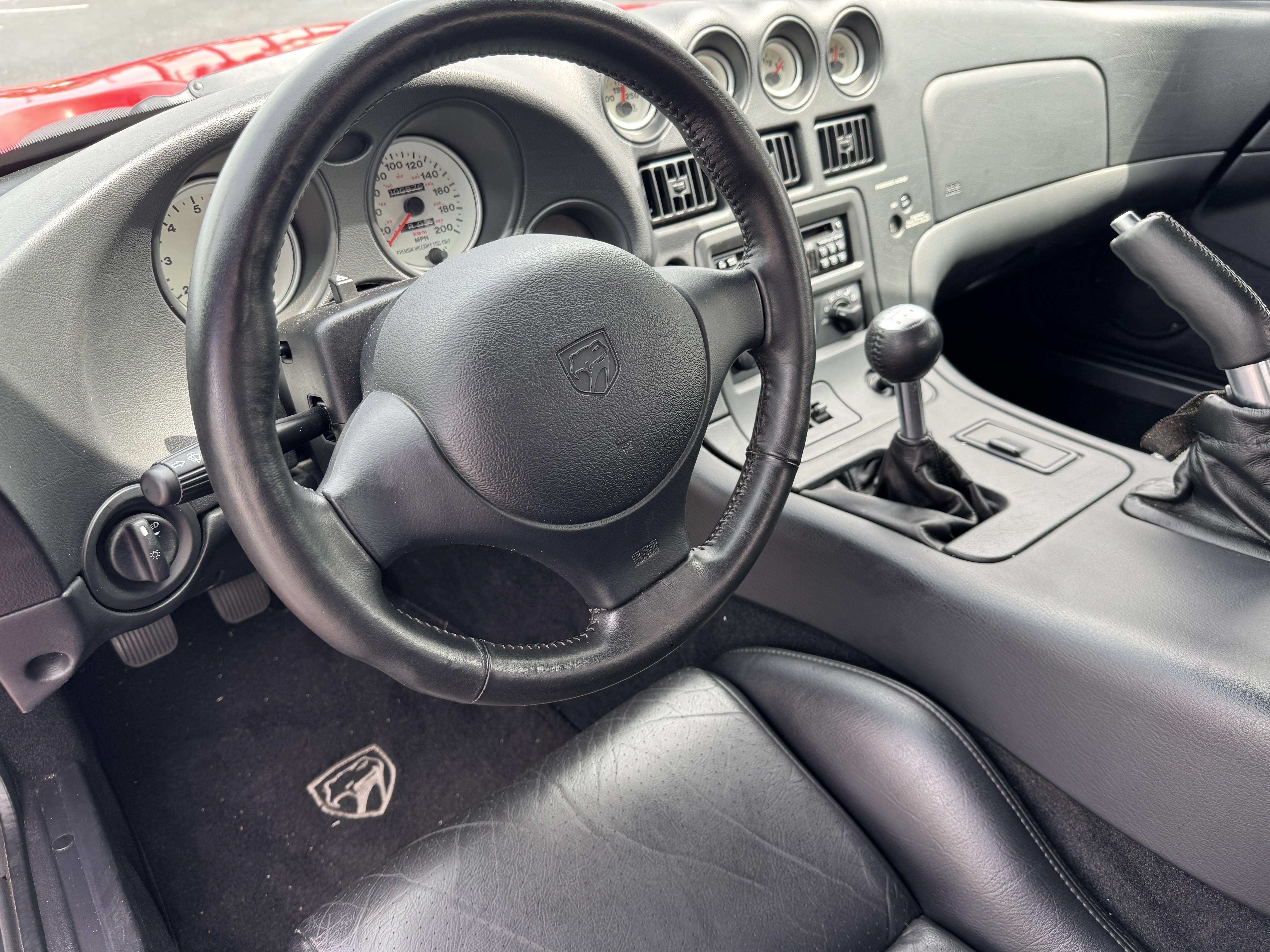 Used 2000 Dodge Viper RT/10 RWD image 16