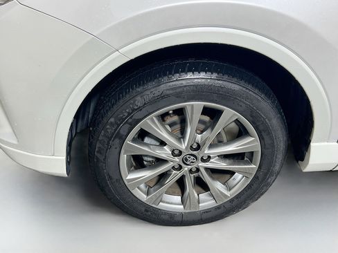 Used 2017 Toyota RAV4 Platinum image 13