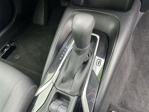 Used 2021 Toyota Corolla LE image 24