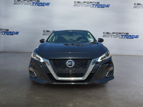 Used 2022 Nissan Altima 2.5 SV FWD image 2