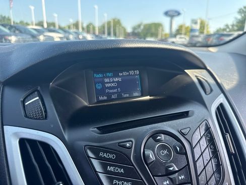 Used 2014 Ford Focus SE FWD image 25