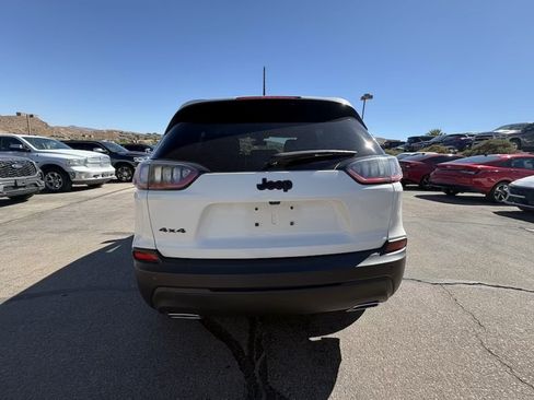 Used 2019 Jeep Cherokee Latitude Plus AWD/4WD image 4