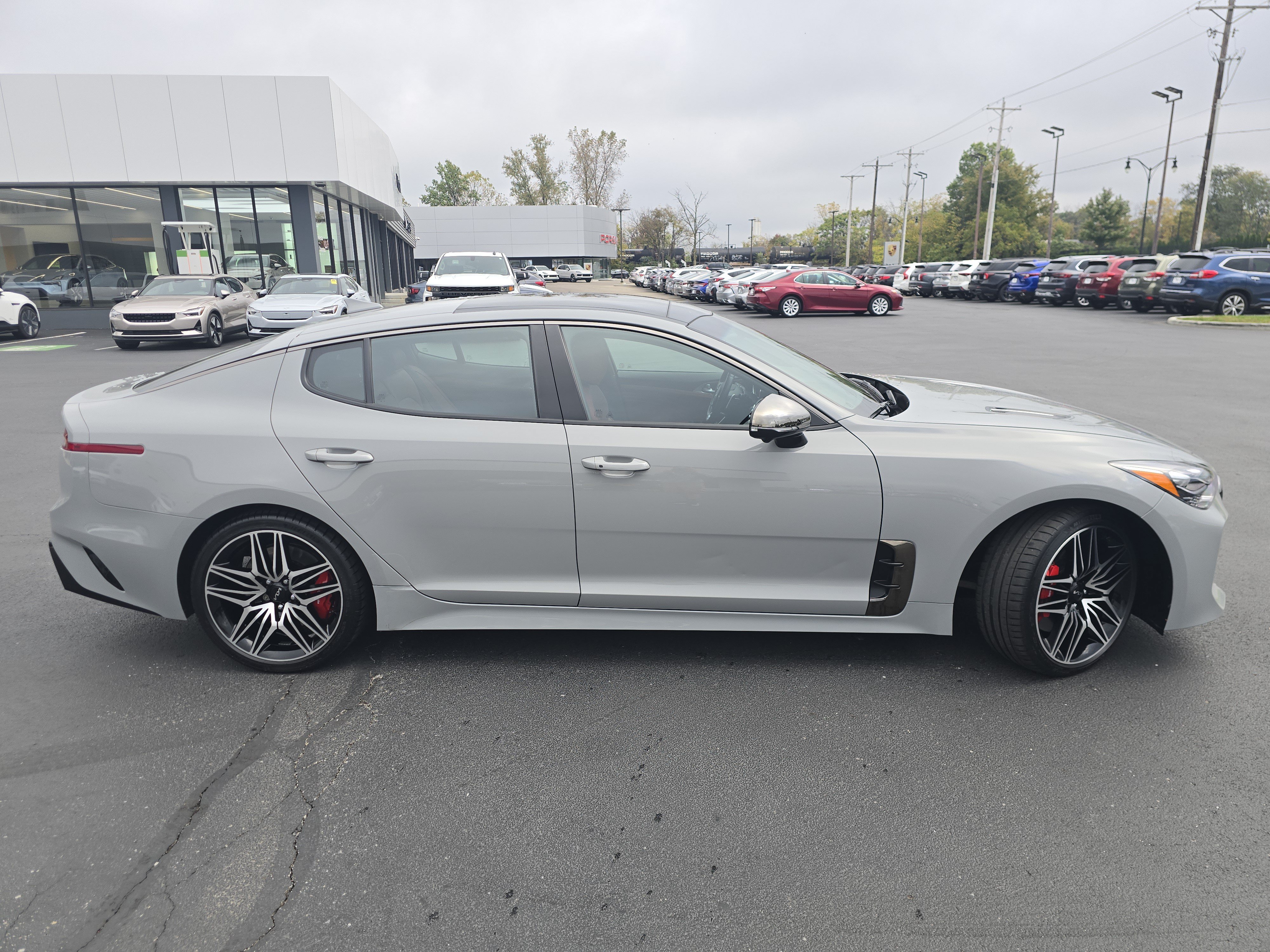 Used 2023 Kia Stinger GT2 RWD image 8